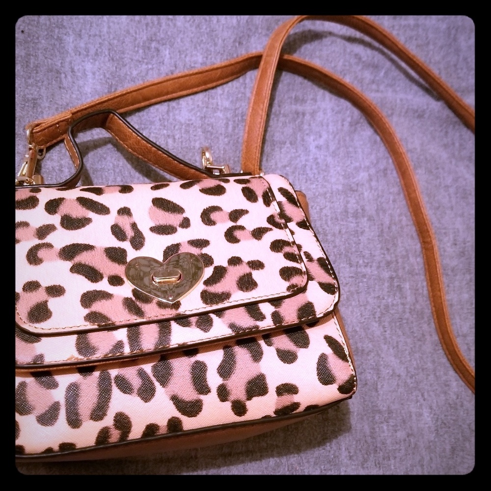 Leopard purse
